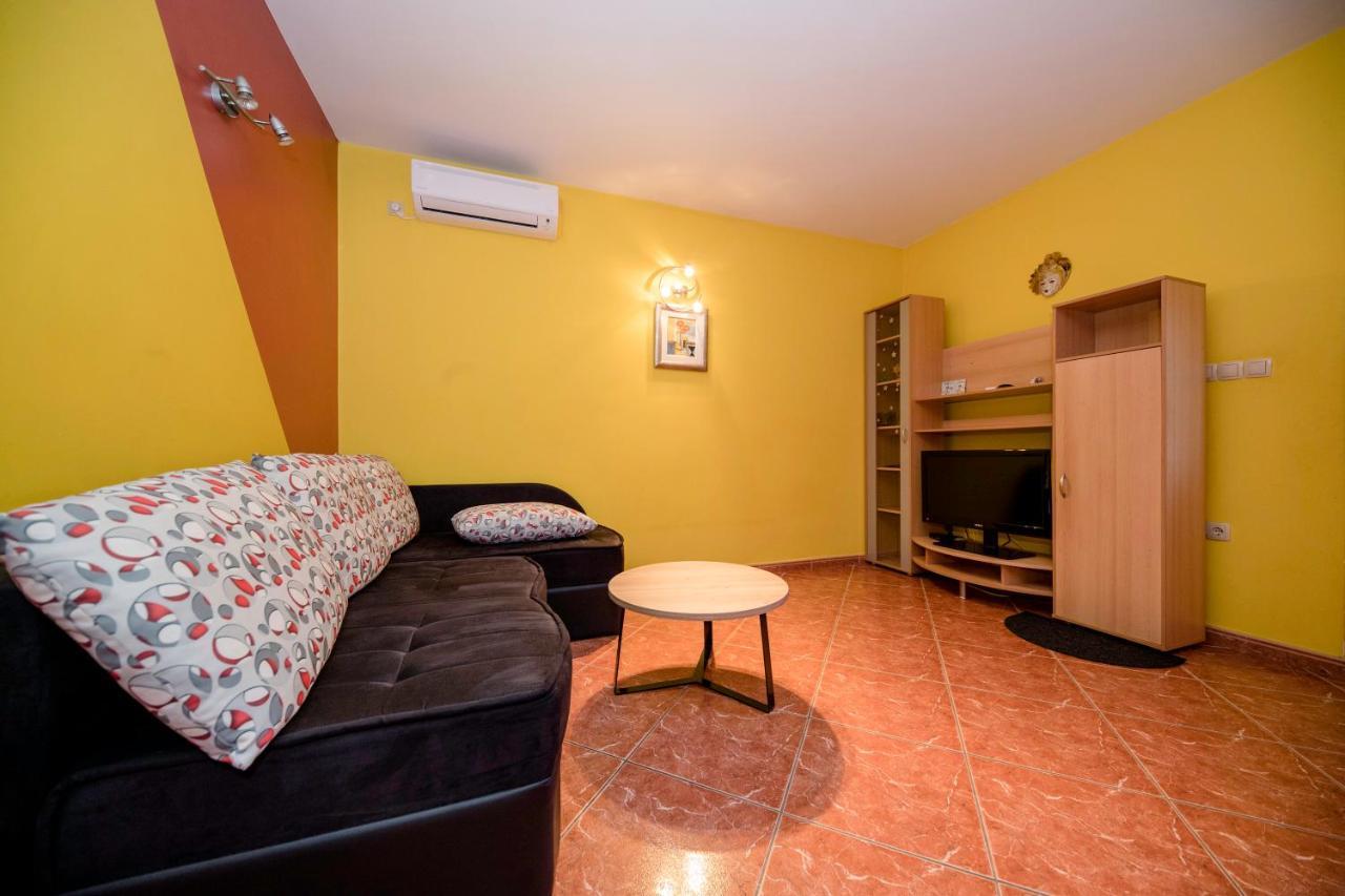 Appartement Kuca Leonora à Banjol Extérieur photo