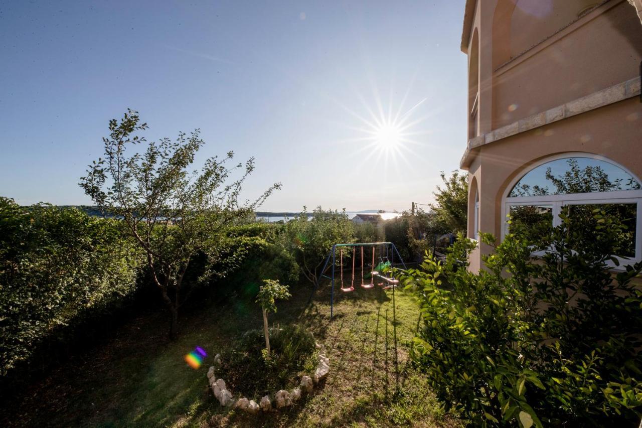 Appartement Kuca Leonora à Banjol Extérieur photo