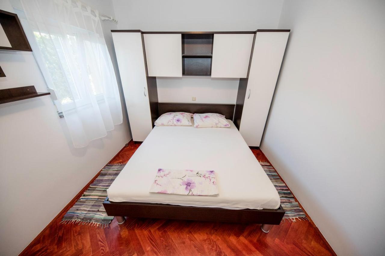 Appartement Kuca Leonora à Banjol Extérieur photo