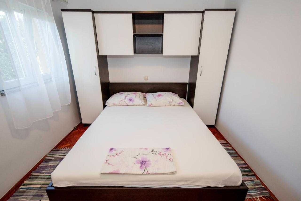 Appartement Kuca Leonora à Banjol Extérieur photo