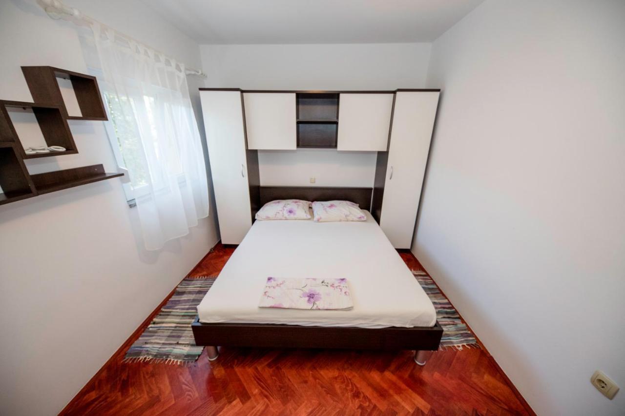 Appartement Kuca Leonora à Banjol Extérieur photo
