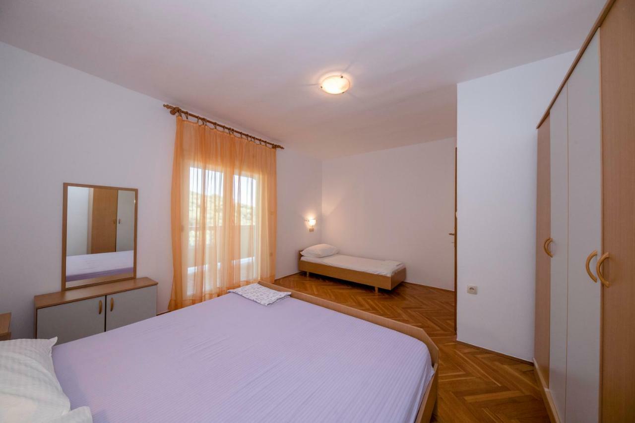 Appartement Kuca Leonora à Banjol Extérieur photo