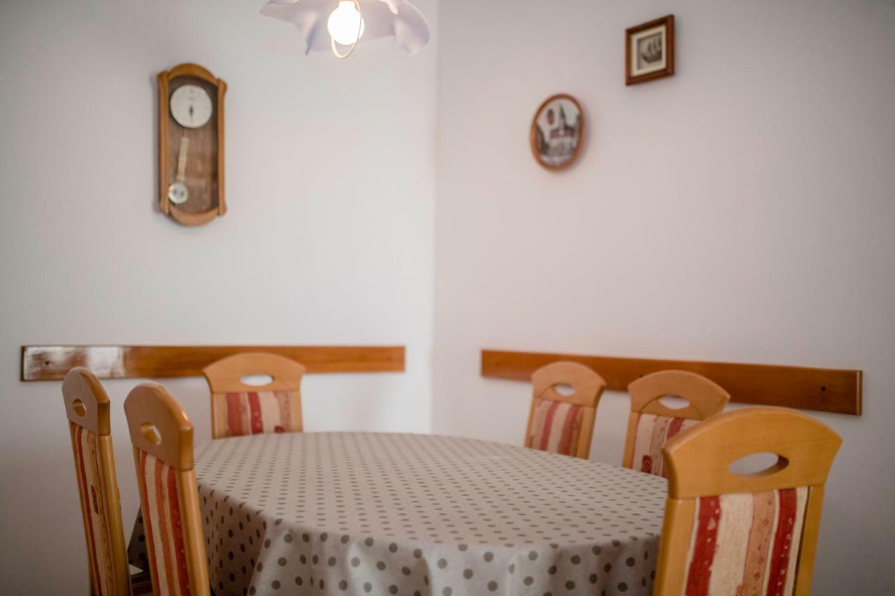 Appartement Kuca Leonora à Banjol Extérieur photo