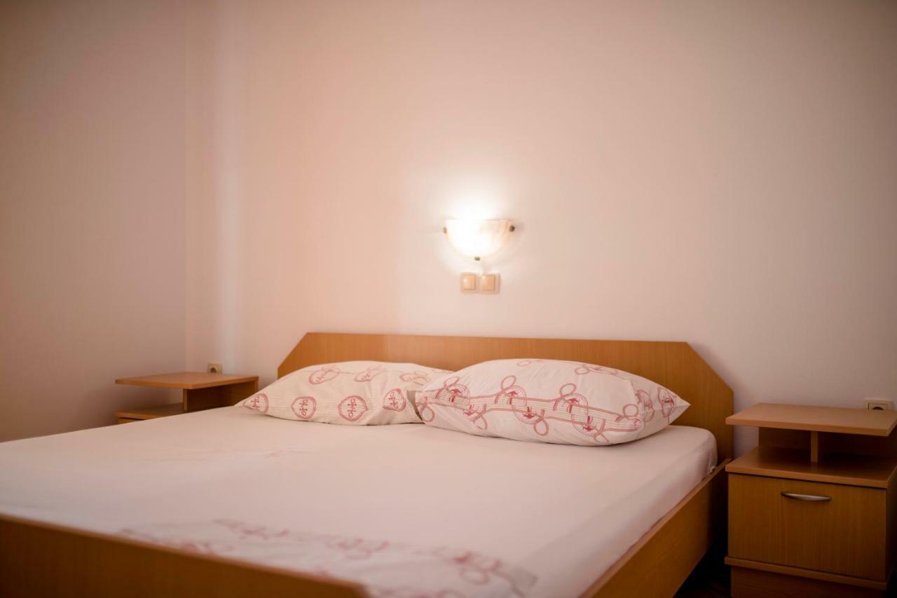 Appartement Kuca Leonora à Banjol Extérieur photo