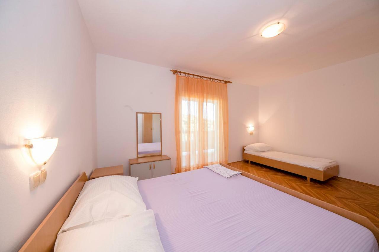 Appartement Kuca Leonora à Banjol Extérieur photo