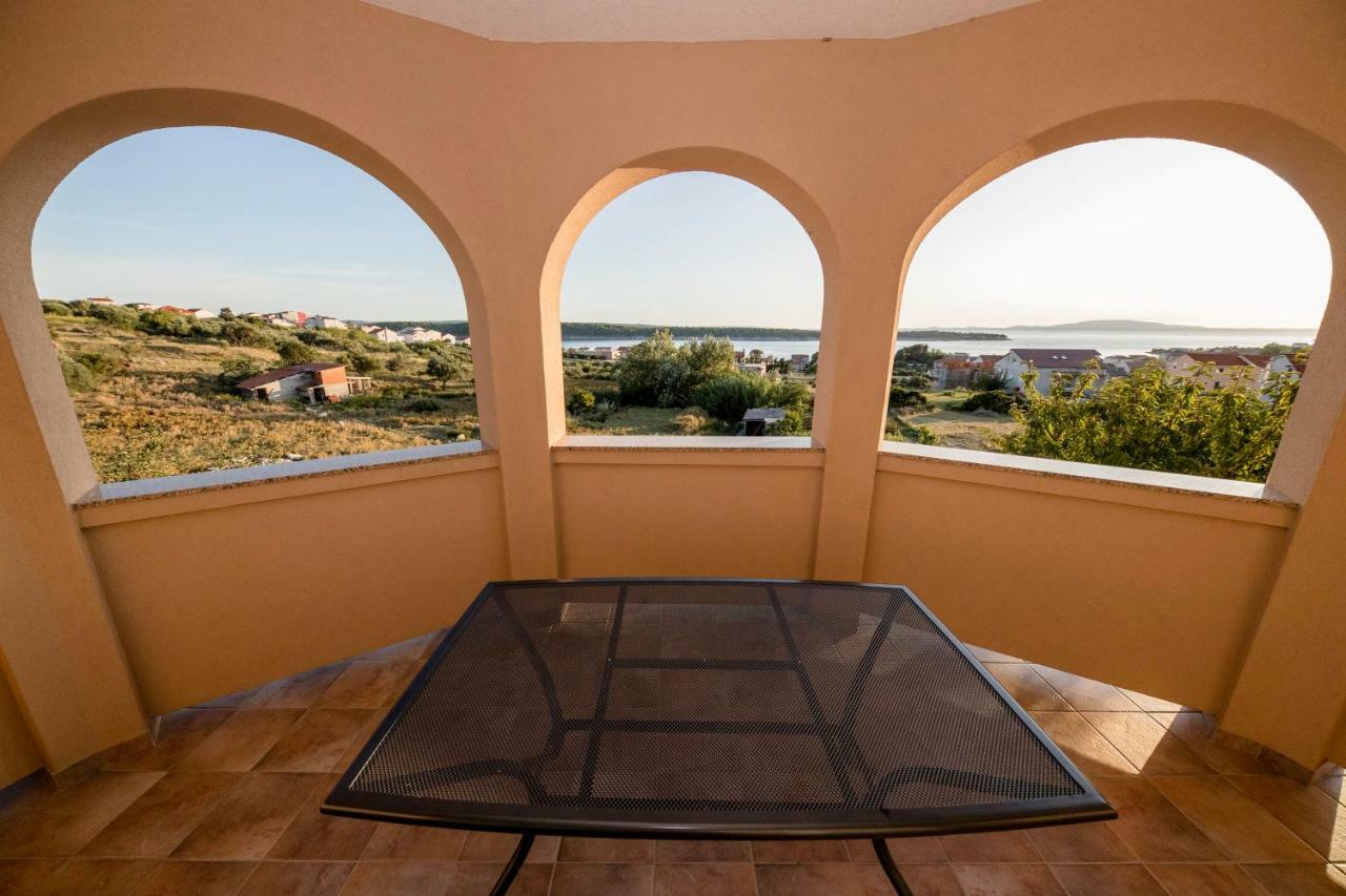 Appartement Kuca Leonora à Banjol Extérieur photo