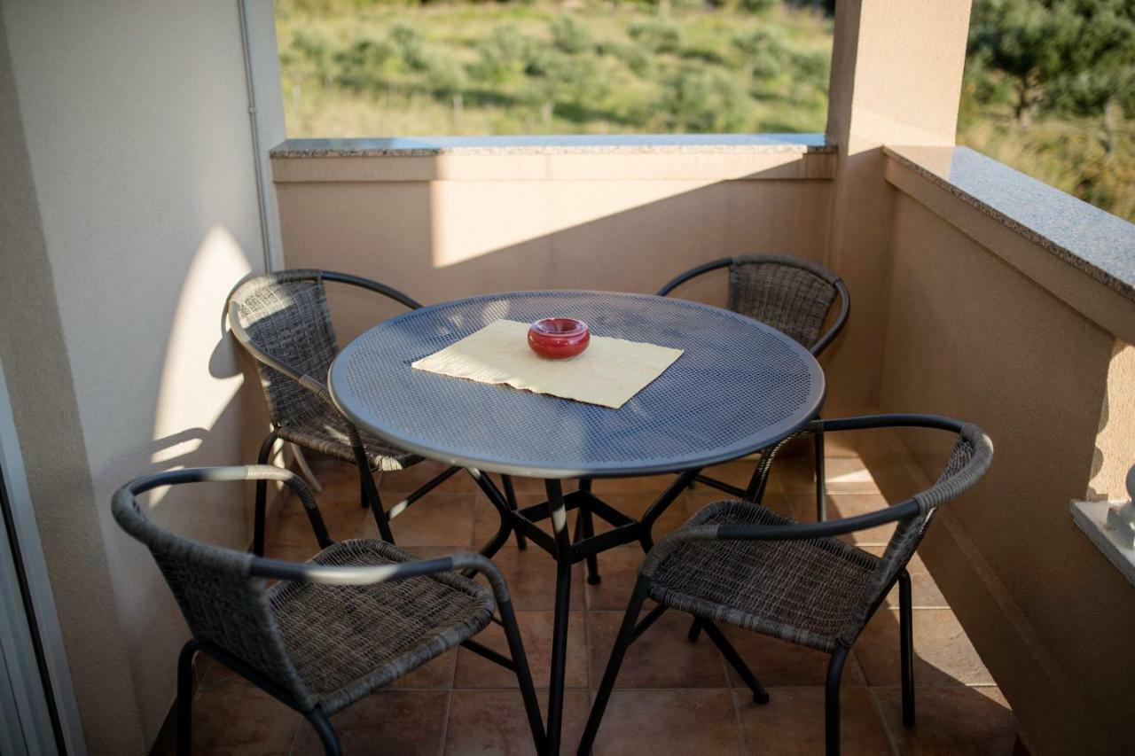 Appartement Kuca Leonora à Banjol Extérieur photo