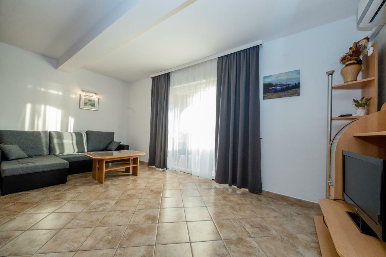 Appartement Kuca Leonora à Banjol Extérieur photo