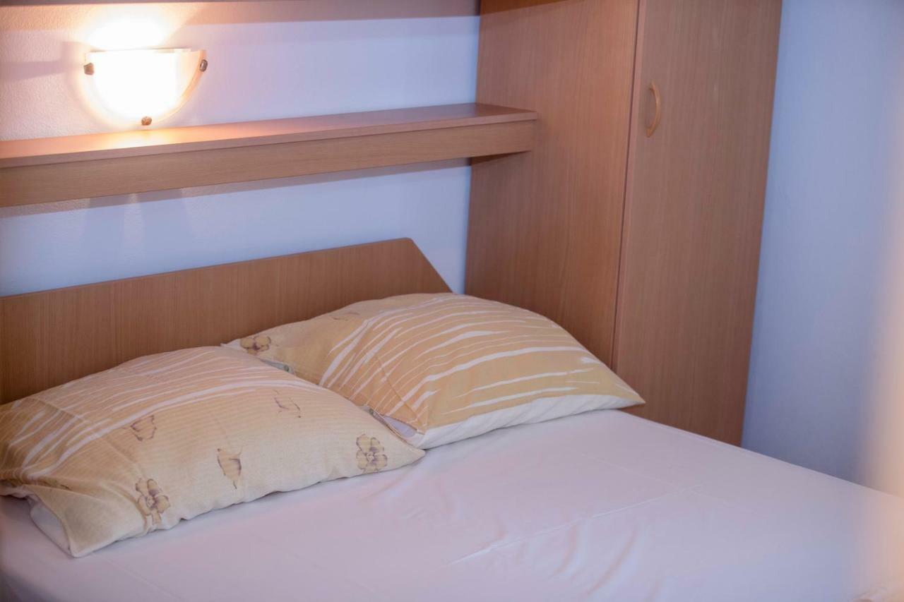 Appartement Kuca Leonora à Banjol Extérieur photo
