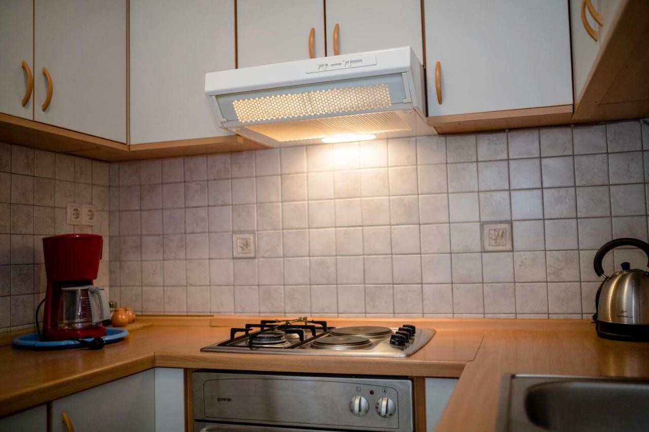 Appartement Kuca Leonora à Banjol Extérieur photo
